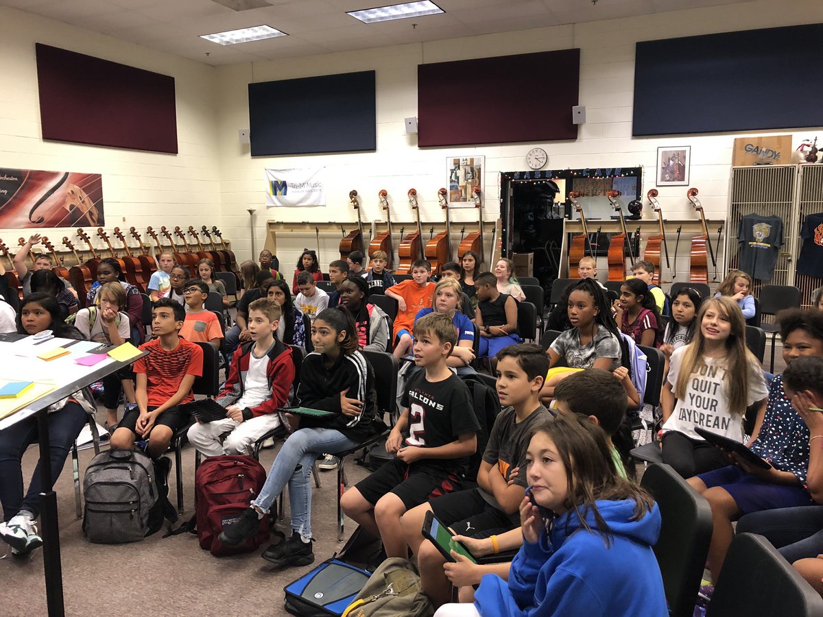 DanielleRobleto's tweet photo. Reinforcing PBIS Expectations w 6th Grade Ss playing Kahoot! #ChampionChoices #EngageCobb #ConnectionsCCC @ctaepalmer https://t.co/htaNzx0kUu