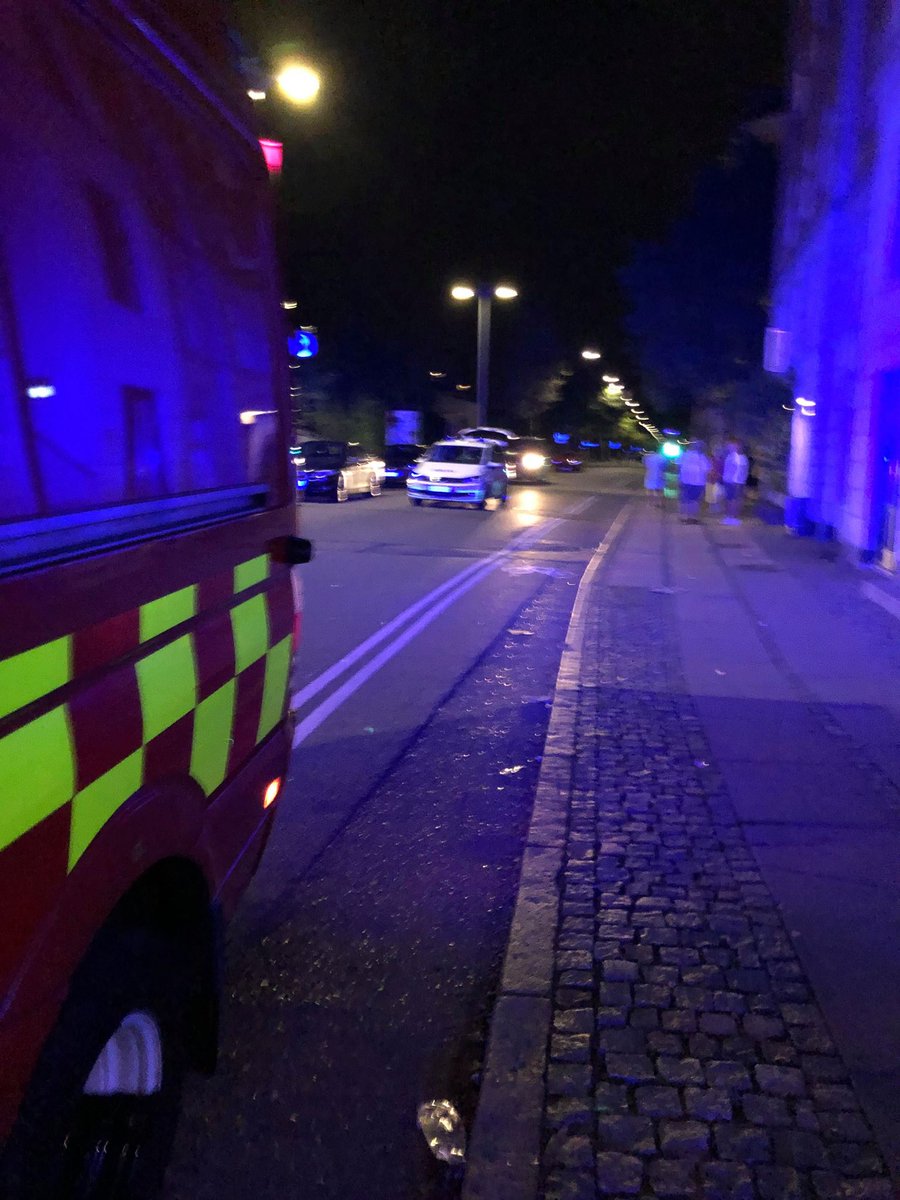 NRkeberg's tweet photo. Udrykning ved Nordhavn st. kl. 22.32. Eksplosion. Specialstyrker sender folk væk fra området. #Nordhavn #eksplosion #Østerbro opdateret https://t.co/lbU6pR2gRZ