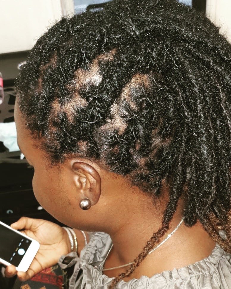 macousa_'s tweet photo. Lorsque tu es à Paris et que tu as envie de #dread ou de #sister, fais confiance à Coiffure Afro Antillaise by #AmaStyle 😍😍
Merci @Neega_Mass pour la bonne adresse 🤗
(Bon ngueen né Tabaski kagn leu sakheuti 😳?!?) #kebetu https://t.co/Rh9QCMnYqv