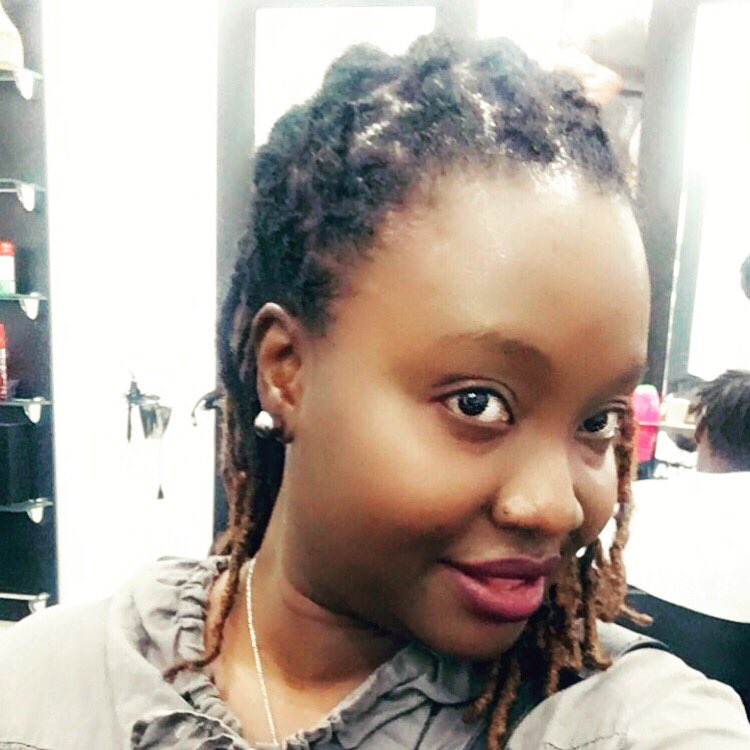 macousa_'s tweet photo. Lorsque tu es à Paris et que tu as envie de #dread ou de #sister, fais confiance à Coiffure Afro Antillaise by #AmaStyle 😍😍
Merci @Neega_Mass pour la bonne adresse 🤗
(Bon ngueen né Tabaski kagn leu sakheuti 😳?!?) #kebetu https://t.co/Rh9QCMnYqv