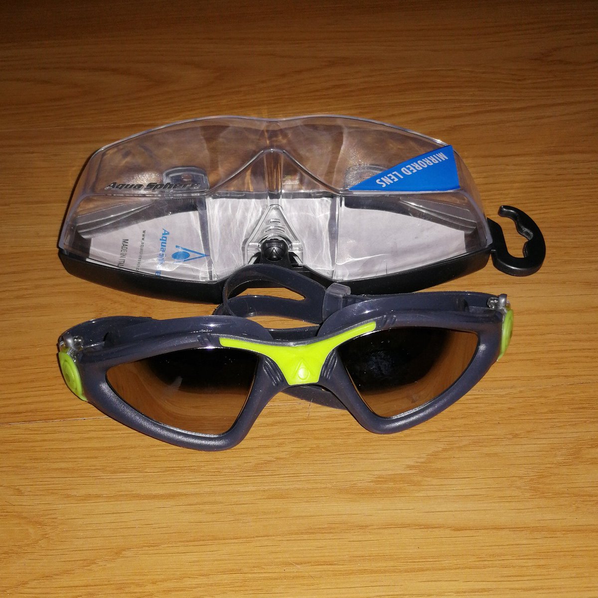 agrberty's tweet photo. Nuevas compañeras de natación, mis gafas arena estaban en las últimas jeje.
#aquasphere #aquasphereswim #aquaspherekayenne #kayenne #swiming #natacion https://t.co/EKAa7qWEgx