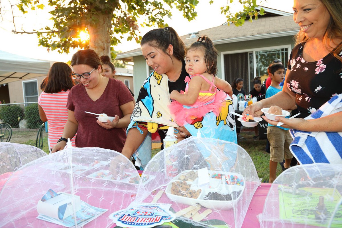 riversidecagov's tweet photo. Tonight is Riverside's National Night Out. This is a chance for neighborhoods to get together with organized events and get the opportunity to meet some of Riverside's finest from @RiversidePolice and @rivcafire.

For more info, visit: https://t.co/QzIYgtEi9r https://t.co/GviWsnD7o4