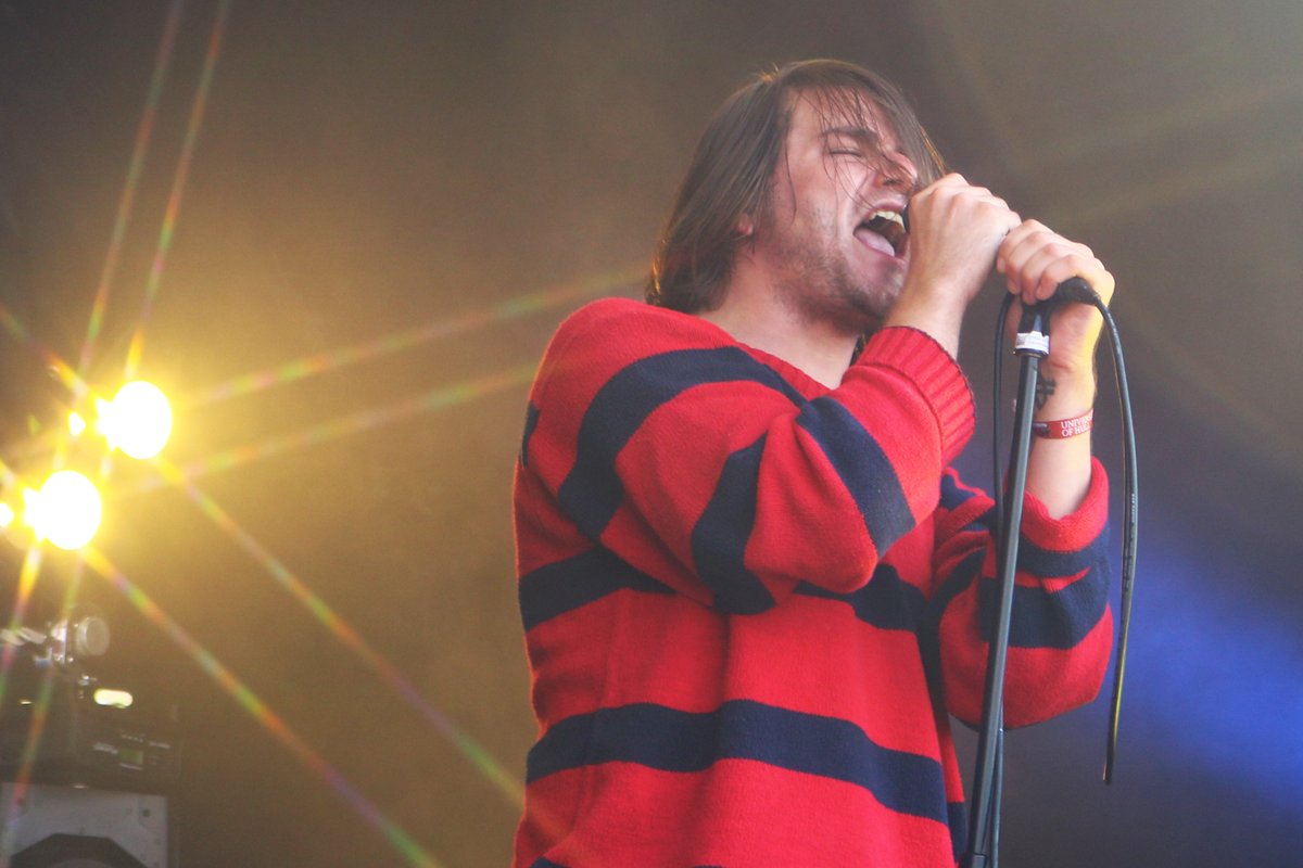 Laura Murray tweet media