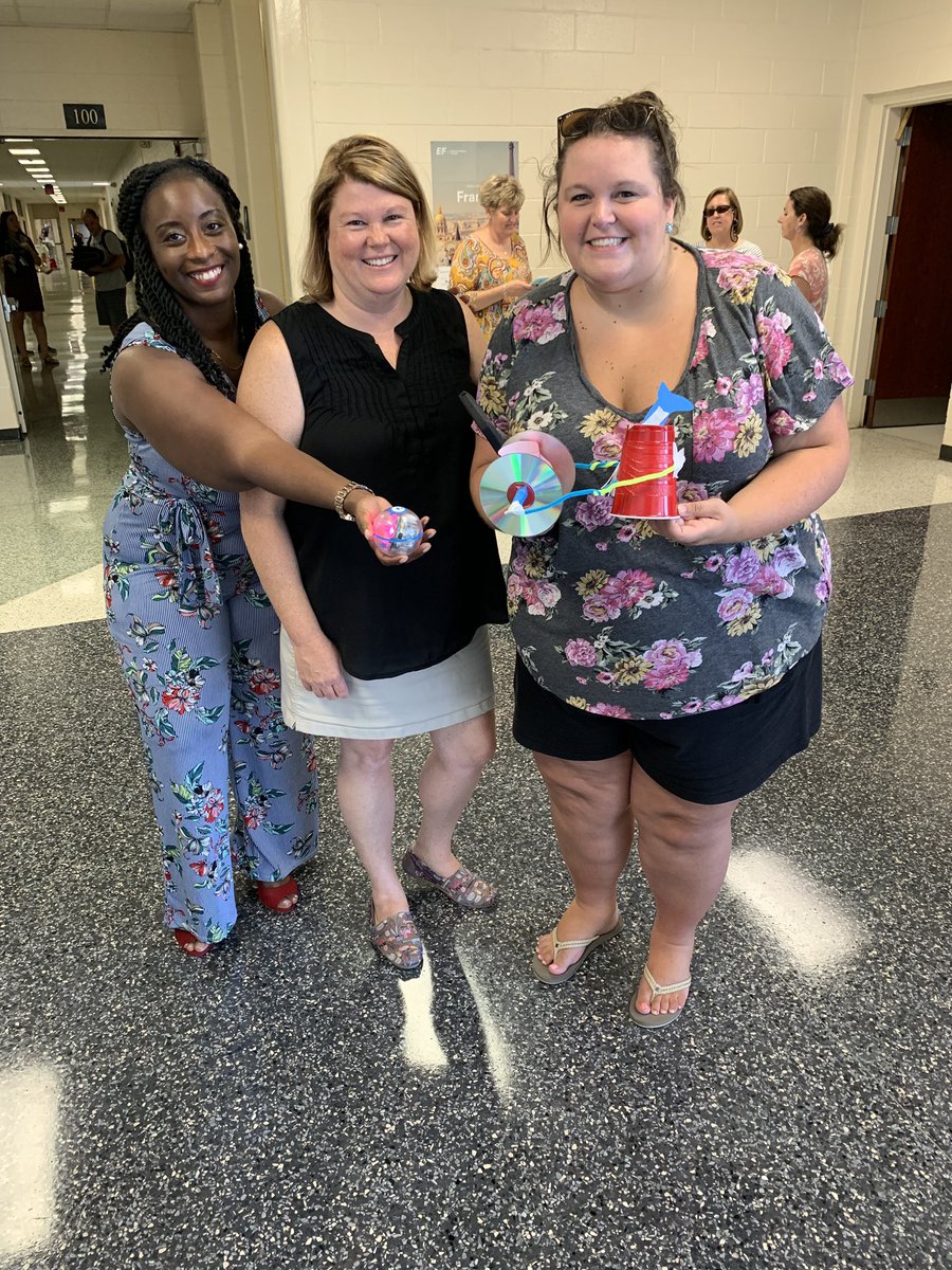 mrssarah825's tweet photo. Learning should be fun! 5 lucky teachers walked away with brand new spheroes to use in their classroom and we have our first and second place group photos from the chariot race! @SpheroEdu #pcstf https://t.co/BBn8Y5SV9n