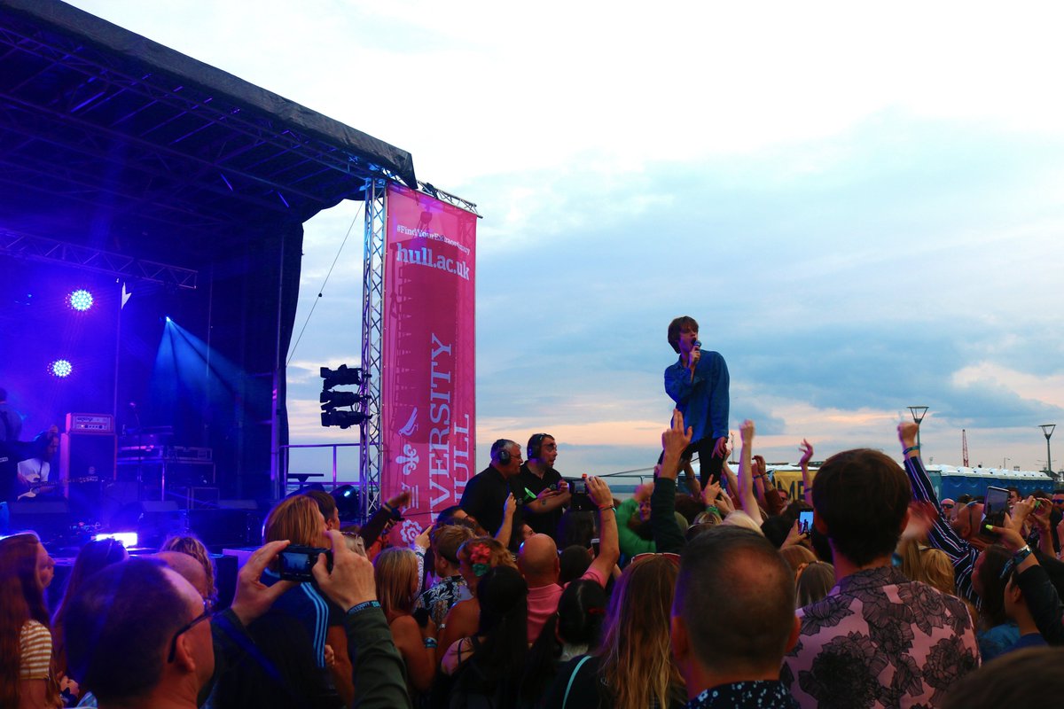 Laura Murray tweet media