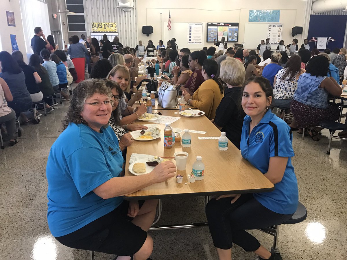 TransformHCPS's tweet photo. Staff from @HCPSClairMel @BingBulldogs @HCPSPalmRiver @dowdellmagnet were treated to breakfast by our awesome community partners at No Greater Love Baptist Church to kick off pre-planning! #WeClimbTogether #WeAchieveTogether @HillsboroughSch https://t.co/jkzWeSRxp0