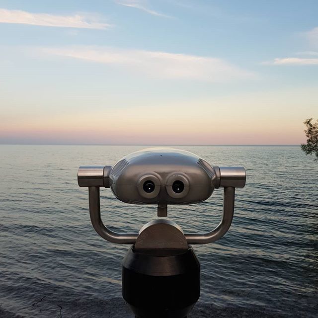 BelgianTechy's tweet photo. Look ahead and never look back. Visit the world and immerse yourself in new experiences. ✌
.
.
.
#canada #canadian #park #nationalpark #nature #lake #lakeview #binoculars #sunset #sun #sunny #panorama #landscape #peaceful #photographer #photography #… https://t.co/VxnB8CfxHn https://t.co/EoH2uk69pK