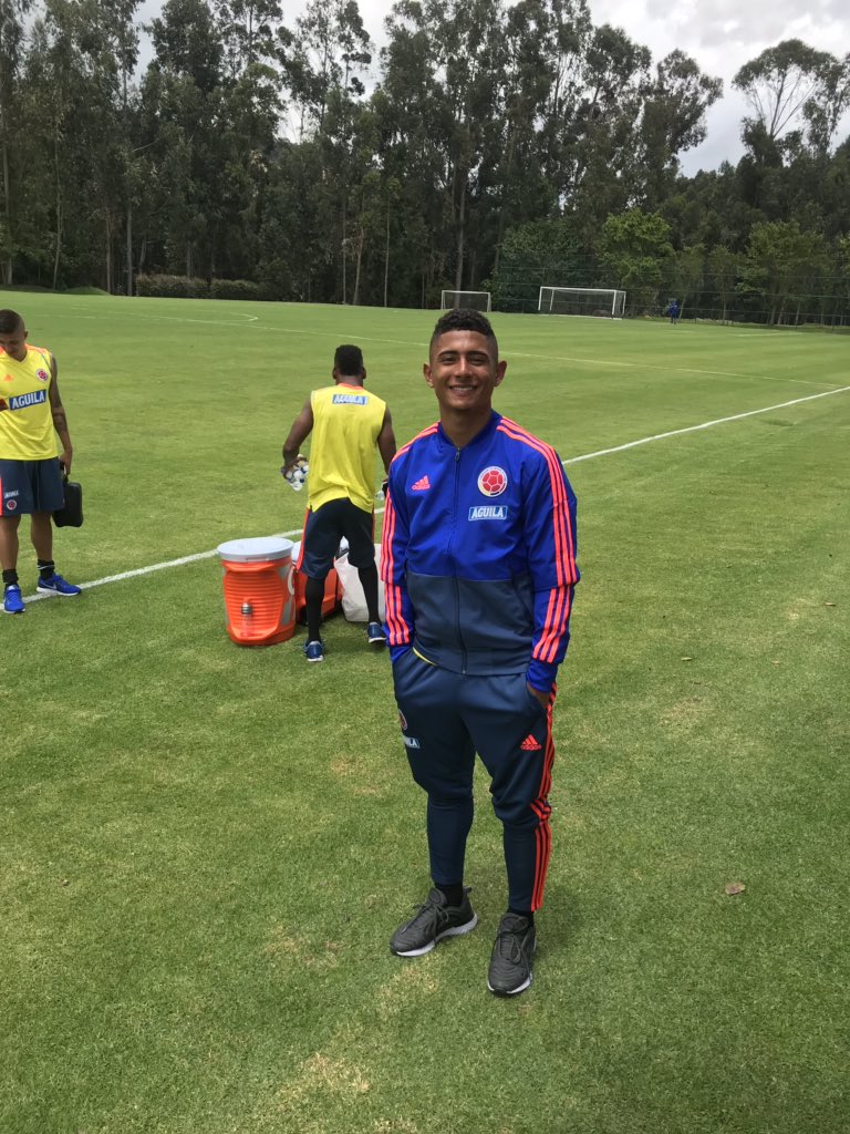 edwinherrera_10's tweet photo. La gloria siempre será para ti amado Dios !!🙏🏾💛💙❤️🤙🏾👌🏾 https://t.co/h2hyayjlwb