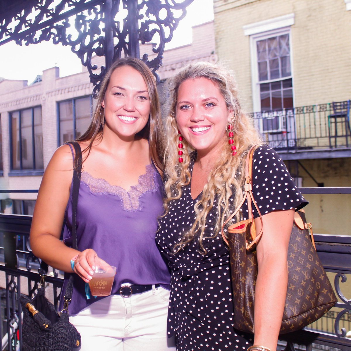 lapivonvermouth's tweet photo. #throwback to La Hora del Vermut at Tales of the Cocktail last month, enjoying refreshing craft cocktails featuring @unclevals and @kirkandsweeney overlooking Bourbon Street. Thank you to all who joined us in celebrating La Hora del Vermut!
#lapivonvermouth #lapivon #vermouth https://t.co/mW5bKaTpBO
