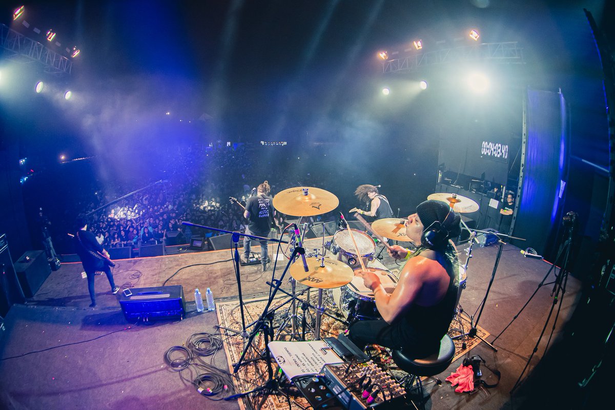DevadipChunga's tweet photo. Tocando con @difonia hace unas semanas!! Salió brutal!! La pase increible!! 🎉🎧😊
#drums #difonia #music #live #concert https://t.co/ryBCzgoL34