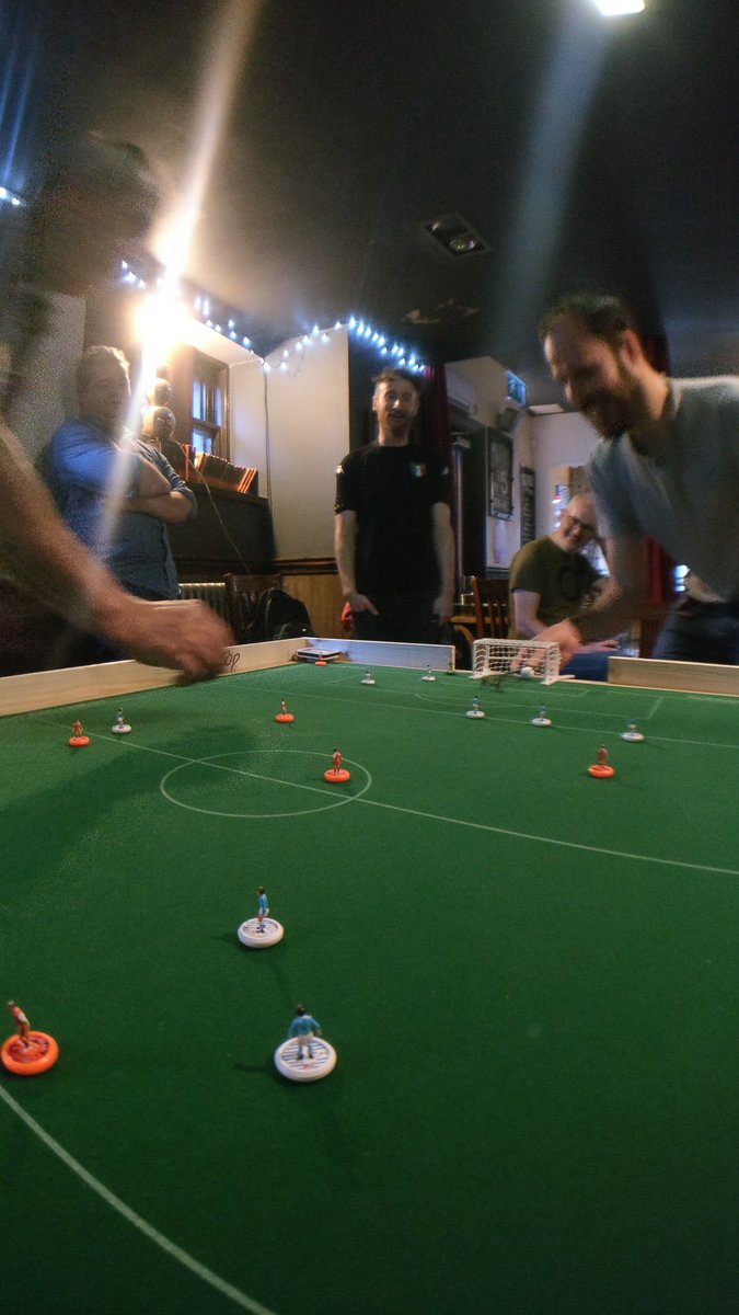 flickforkicks's tweet photo. A few pics from another ace Monday night of casual Subbuteo and chat and drinks. Follow @Edinsubbuteo if you fancy coming along. Ideal for beginners and returners to the game.
#subbuteo #playfacetoface https://t.co/wAeOaw4ujT
