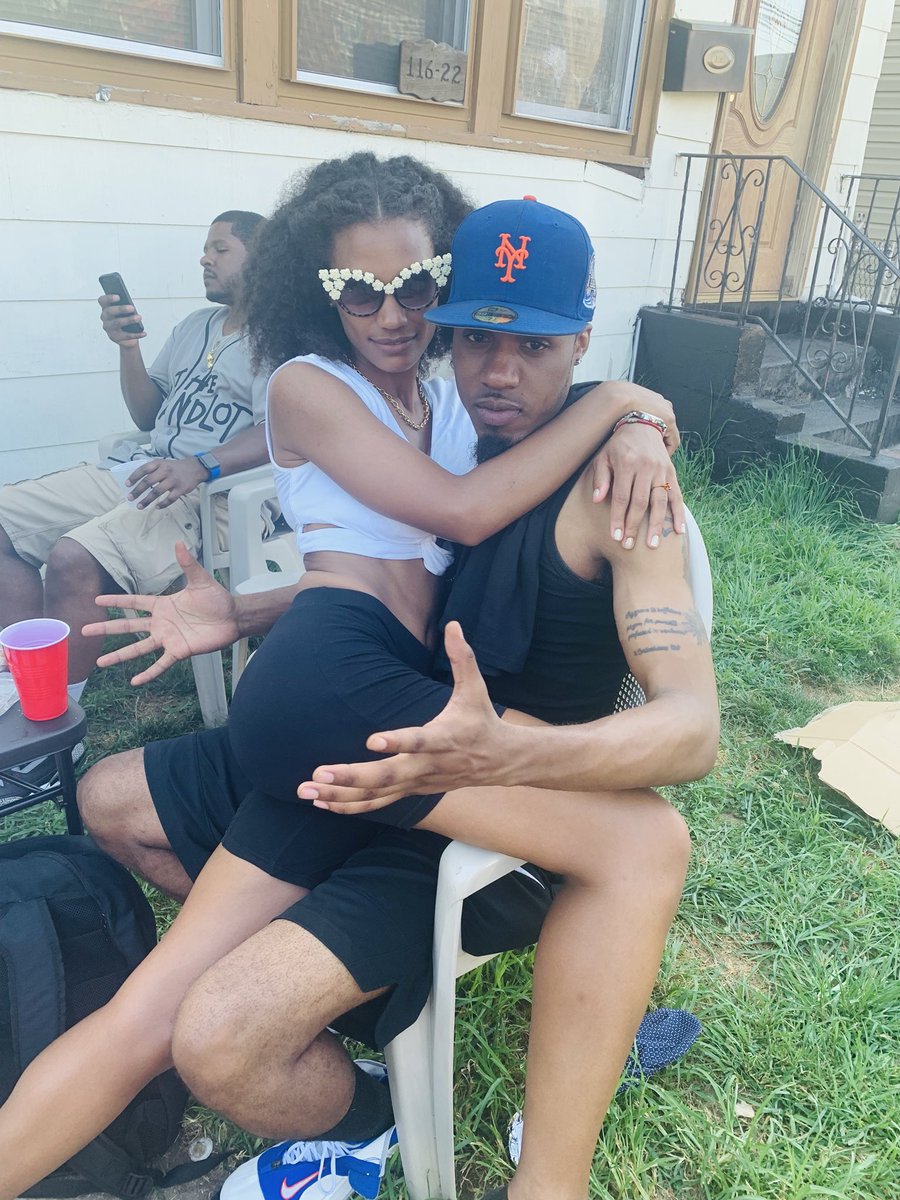 cookiesrsweet's tweet photo. A lil cupcake 🧁 lovin’ from @_WordSmiff_ at #Bottlefest https://t.co/NjnV1TgVeF