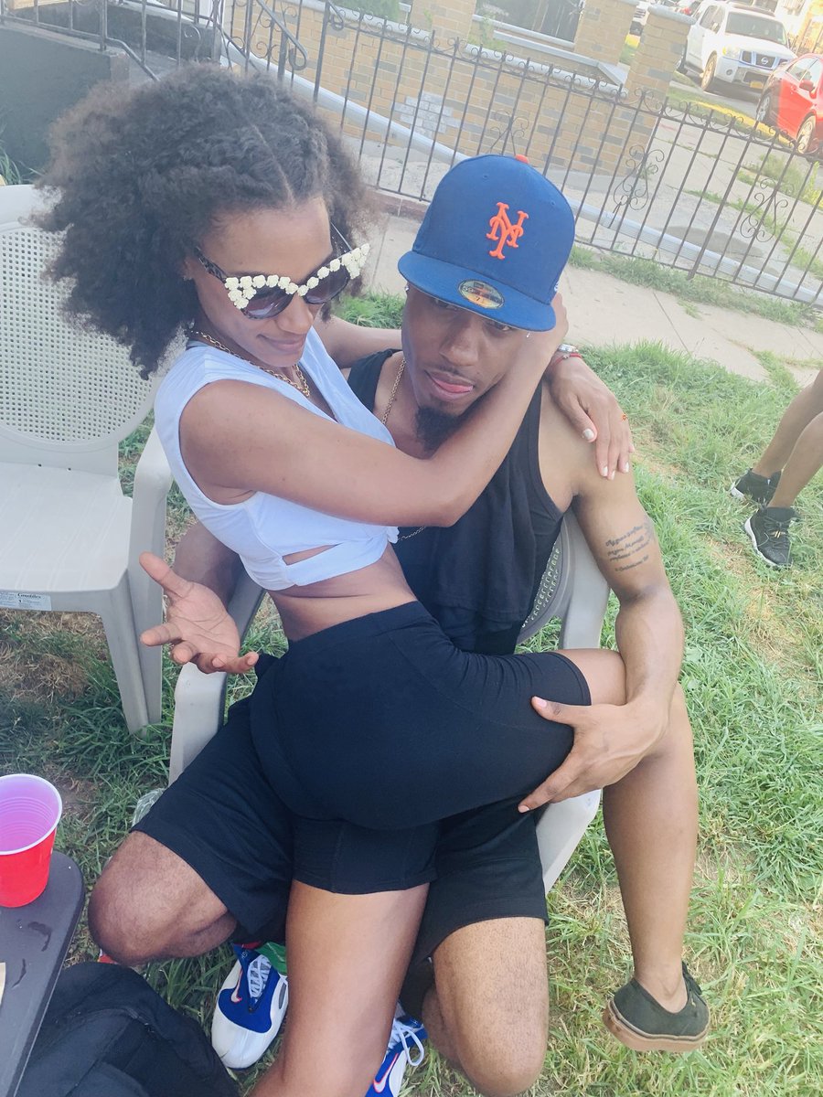 cookiesrsweet's tweet photo. A lil cupcake 🧁 lovin’ from @_WordSmiff_ at #Bottlefest https://t.co/NjnV1TgVeF