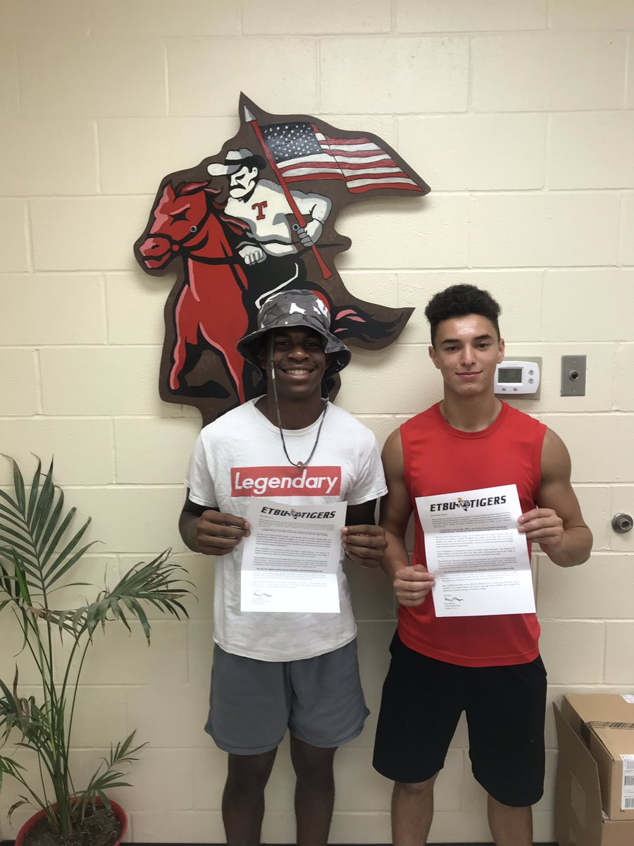 So proud of these two young men, ETBU starting off there seniors season with an “offer”!  Just the beginning!  #relentless #raiderpride <a href="/NISDTaft/">Taft HS</a> <a href="/NISDBriscoe/">Dolph Briscoe Middle</a> <a href="/ZMSBoysAthleics/">ZMS Boys Athletics</a> <a href="/NISDJefferson/">Jefferson Middle School</a>