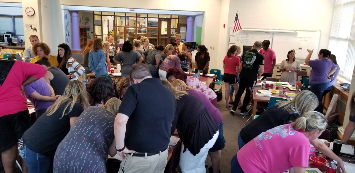 sandralhogue's tweet photo. @JCPSKY's @ShelbyJCPS Teachers are #WorkingOnTheWork as high functioning collaborative teams by building ELA units anchored in KAS. Watch out! #AISuccess #AISWeek #WeAreJCPS @LMorris216 https://t.co/WBh2oObk4Z