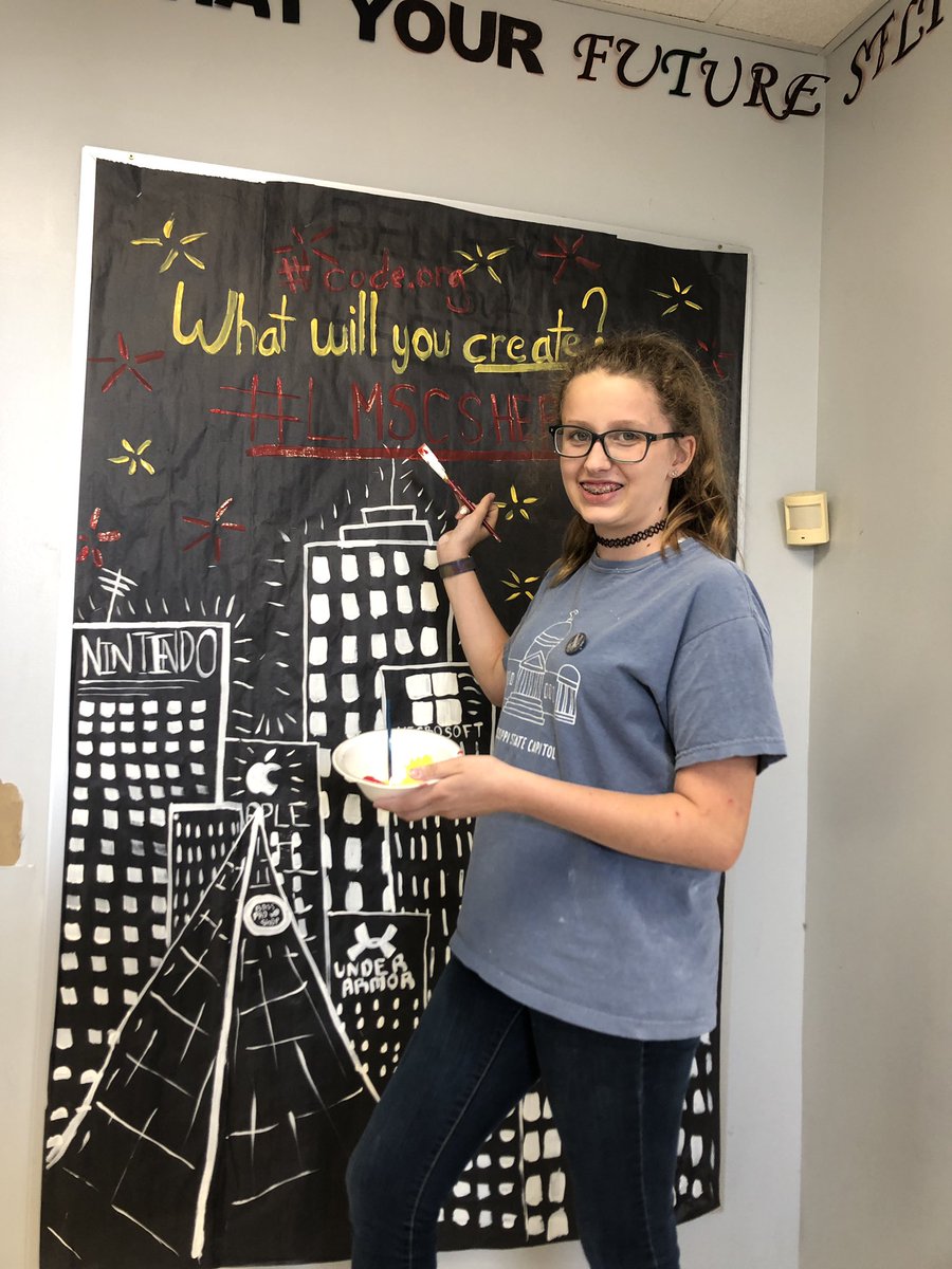 ICTII_Thomas's tweet image. Artist Ava painting our selfie board. Watch for CS Student Hero selfie post soon.....#selfiebooth #cs4ms #godores #codeorg #lmscshero2019