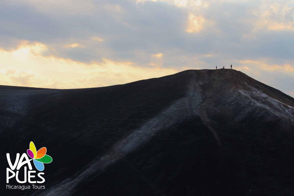 VapuesTravel's tweet photo. It is only about an hour hike up to the top of volcano Cerro Negro. It is primarily black sand, mixed with shades of white and burnt red. Telica and San Cristóbal, the country's tallest volcano, are in view.
#CerroNegro #NicaraguaVolcanoes #VolcanoSunSet #VolcanoBoarding https://t.co/nY5H6XeU1Z