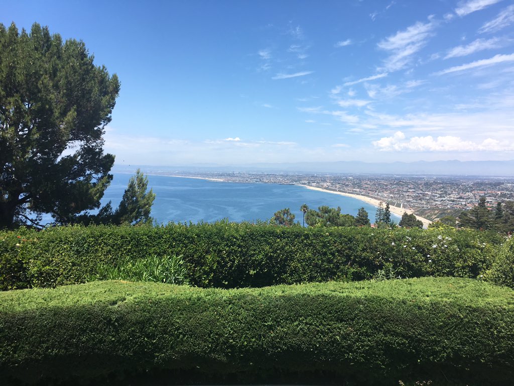 vrm_official's tweet photo. Just imagine having a #vr wedding here! 😍 @LaVentaInn https://t.co/tdv2T0kmfZ