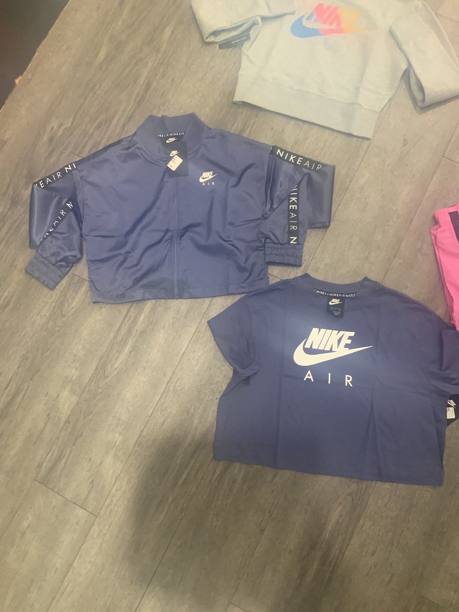 New Womes Nike Clothing😍