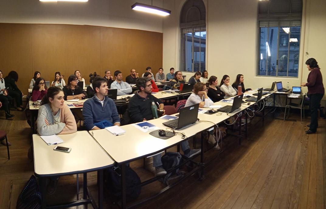 impulsa_ciu's tweet photo. Ya comenzó la Capacitación en Normas y Reglamentos técnicos para #alimentos de la mano de la Q.F. María Borthagaray en @UCUoficial 
@INEFOPoficial @camindus @impulsalimentos @ucudal https://t.co/3dldJ0gIMf