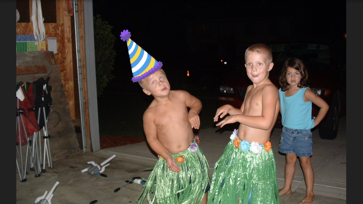 lundyJ20's tweet photo. Hbd to a day one bro @JTLemmermen3 have a good one buddy!! Had to bring back the second pic😂😂😂 https://t.co/ruWLQJRj5z