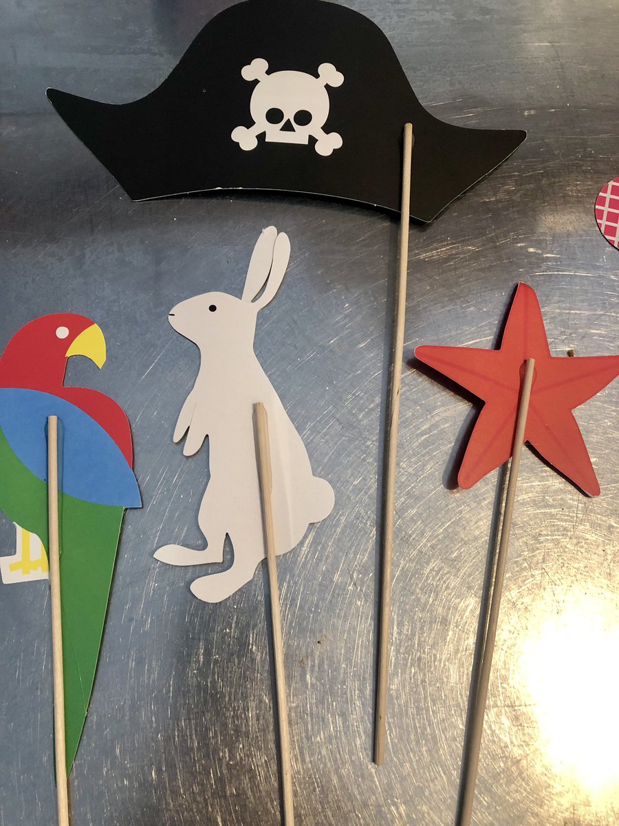 paulajamieson's tweet photo. Is it wrong that I happened to have 10 packets of wooden spoons in my cupboard? #notahorder #playmakecreate @carissadavies @Nina15nz @bexreflects https://t.co/p7KgznT8iX