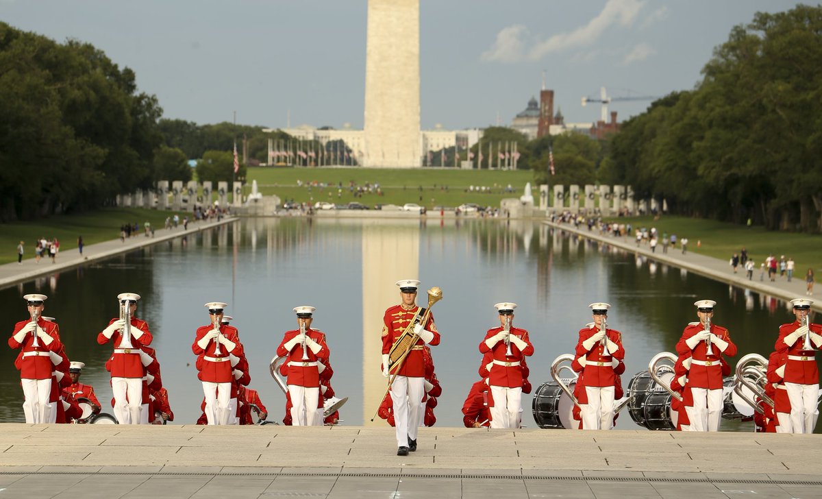 MARFORCYBER's tweet photo. Please join us for tonight's #sunsetparade at the Lincoln Memorial in an hour (6:30pm)hosted by our very own Maj. Gen. Glavy, honoring Gen. Nakasone, commander of @US_CYBERCOM and director of @NSAGov. https://t.co/OXXPc5A91n