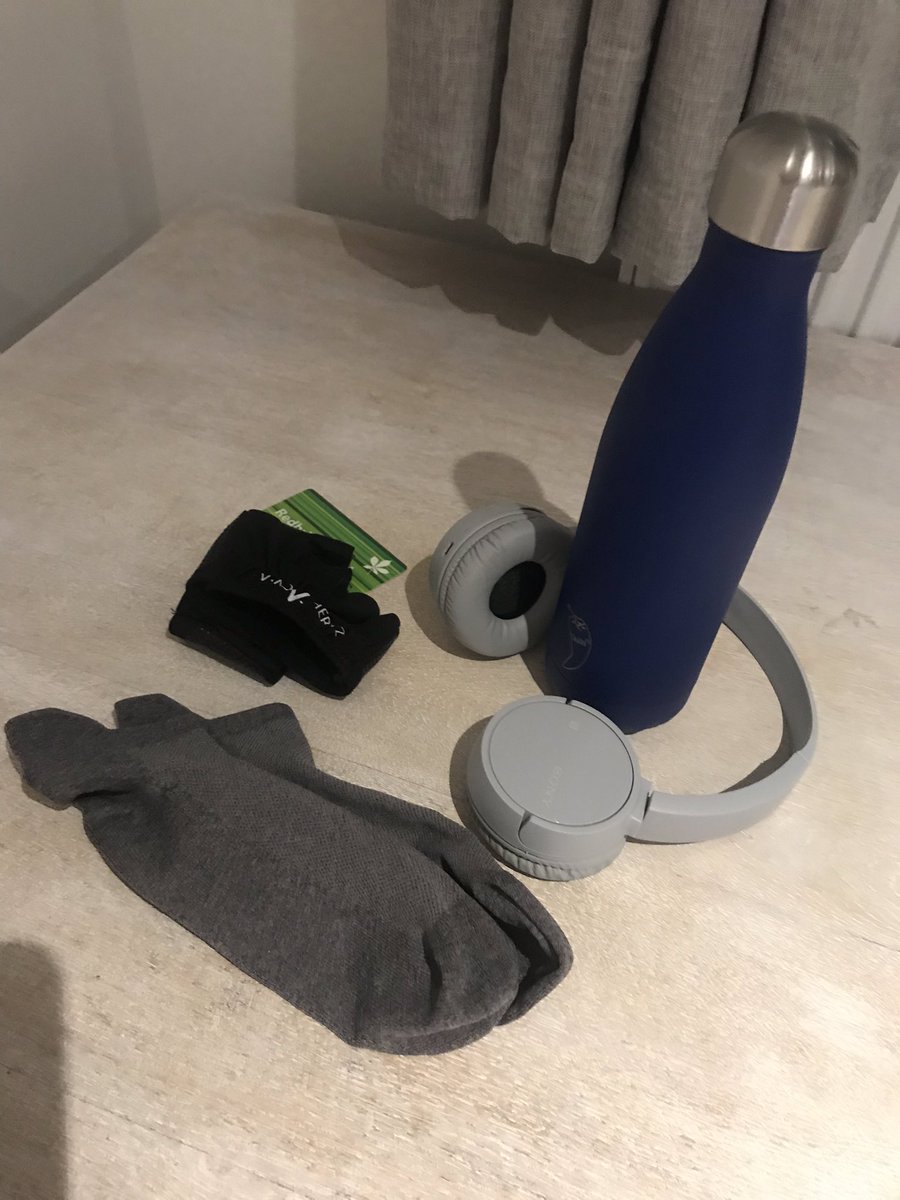About 8km today, been forgetting to mention the resistance training, 40mins today. #NurseActive 

All the annoying bits ready for the morning gym session.