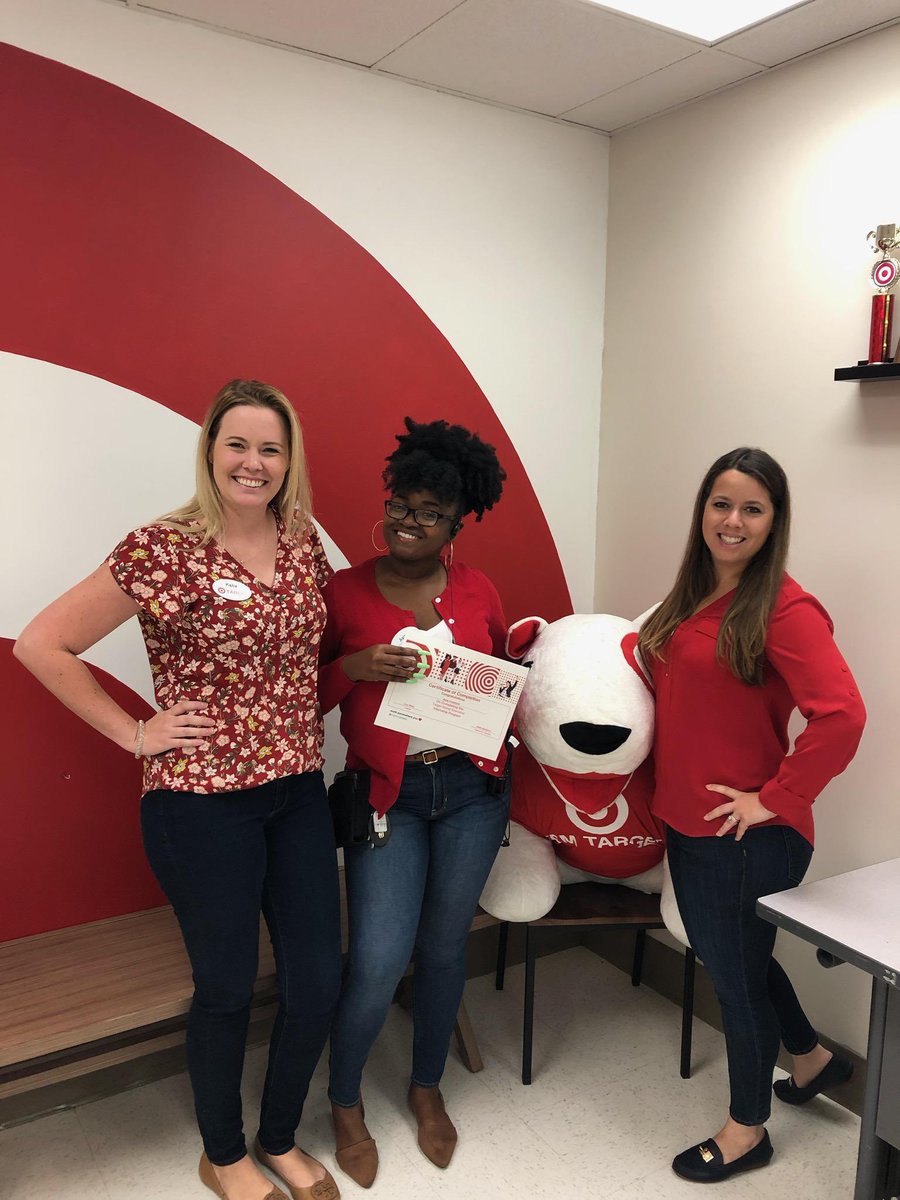 asiaaaa1795___'s tweet photo. I graduated!!!!!! 🥳🥳🥳 These past 10 weeks have been amazing for me! I’ve learned so much and made connections that I will hold on to forever! Thank you to the #T1795 team for taking such good care of me and @1795Style for being such an amazing mentor! #worksomewhereyoulove ❤️ https://t.co/F5ywU84uac
