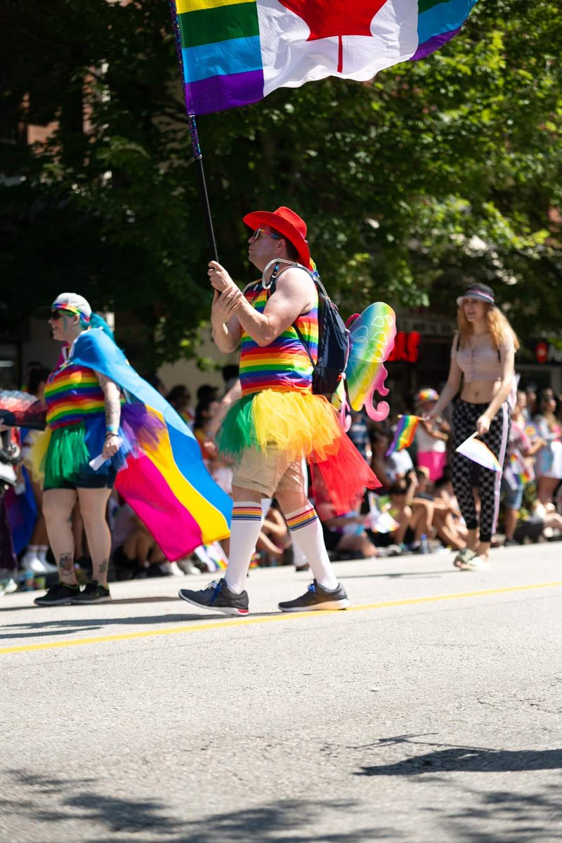 mediarz's tweet photo. Got a cool pic taken at #VanPride2019.
Check out dem guns ^^.
Its nice to see progress!
@Fur_Health https://t.co/wnvNl8D5bT