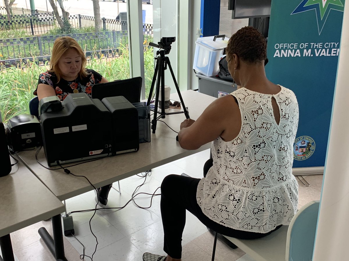 chicityclerk's tweet photo. Thank you to @ChicagoCAPS06 for hosting todayβs CityKey event. It was great to get a chance to meet local residents who came by to #UnlockChicago and speak with other public servants to the Gresham community. https://t.co/koTnOl7MIY