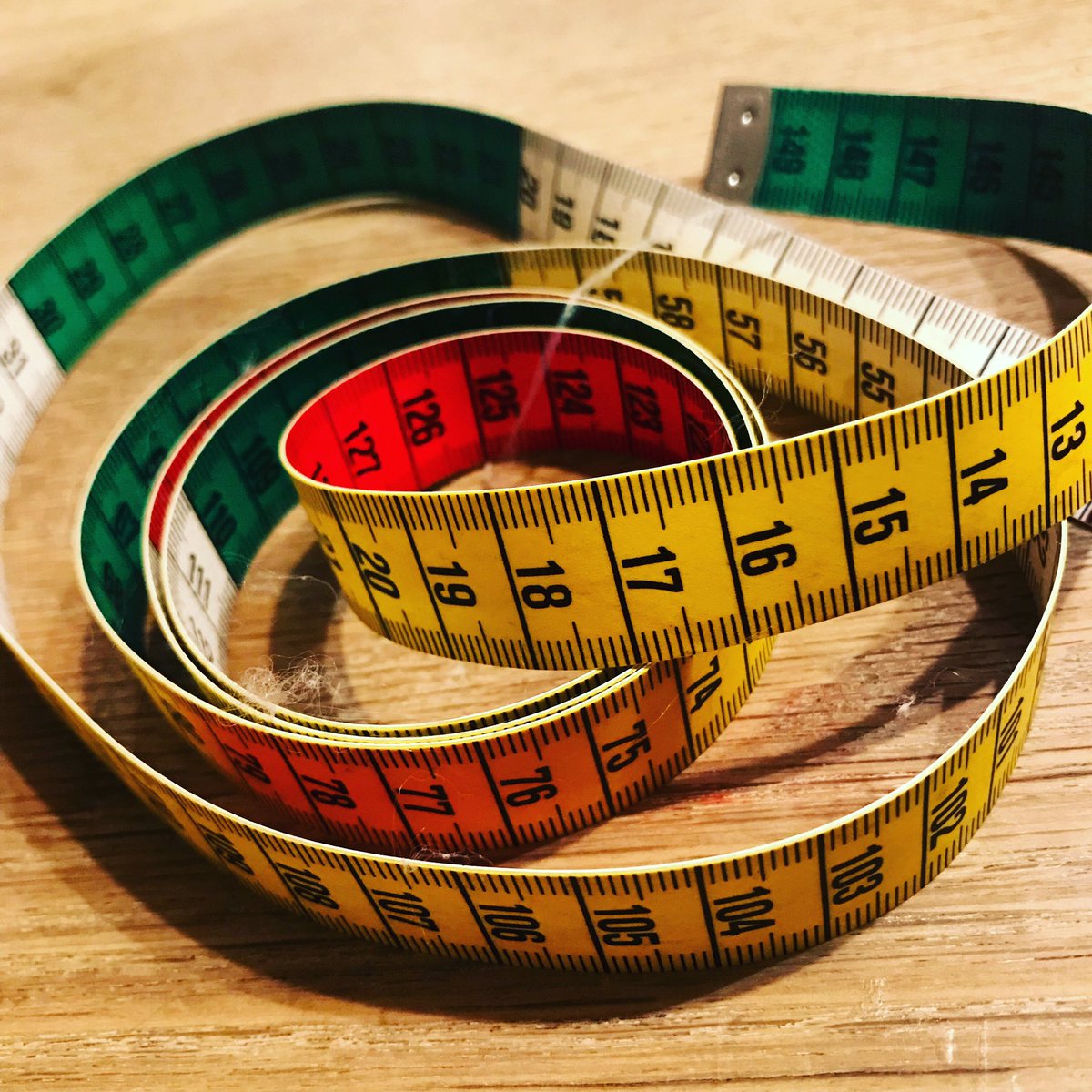 Mezelf de maat nemen.. in opdracht van <a href="/pol_catwalk/">Political Catwalk</a> Want ik loop als tweede kamerlid mee als model tijdens de #politicalcatwalk bij de Amsterdam Fashion week. 
En ik ben heel benieuwd! Waar ik mezelf uitdruk in woorden tijdens debatten doen de designers dit met #fashion.