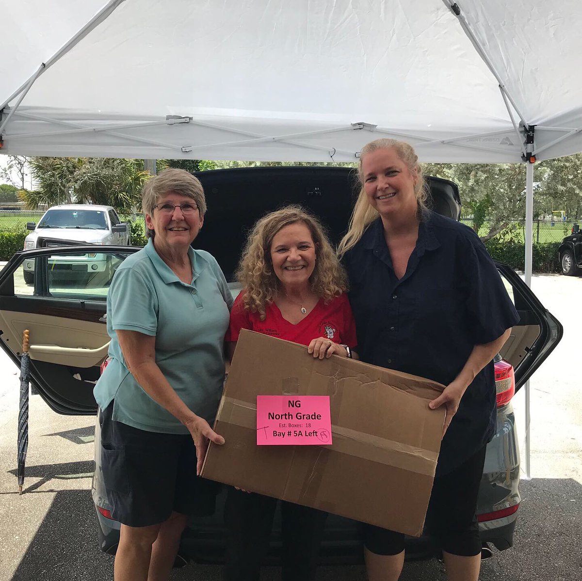 BackToBasicsIn1's tweet photo. Today we distributed #uniforms to over 20 schools in @palmbeachcountyfl with the help of our spectacular #volunteers! 🏫 Stay tuned for more pictures from today and our upcoming distribution tomorrow!
-
#givingback #backtoschool #helpingothers #dogood #makeadifference  #nonprofit https://t.co/nTBhVJZJhL