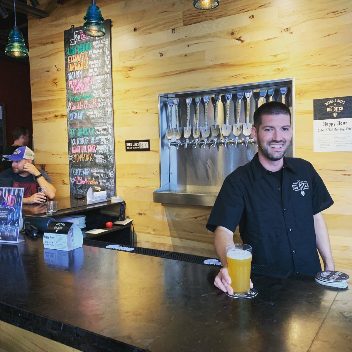 bigditchbrewing's tweet photo. Tip your bartenders, even if they’re Head Brewers. Our second monthly Meet the Brewer is running until 8PM! https://t.co/QLqzu4yOhM
