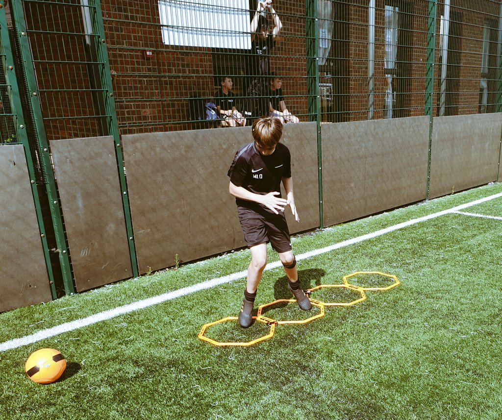 BallersAcademy_'s tweet image. Excellent Pre-Season session today, Well done to all those who attended👏👏👏👏 

2nd session starts at 3pm tomorrow at the Docklands Settlement👊

@WISE16 @SE16Hour