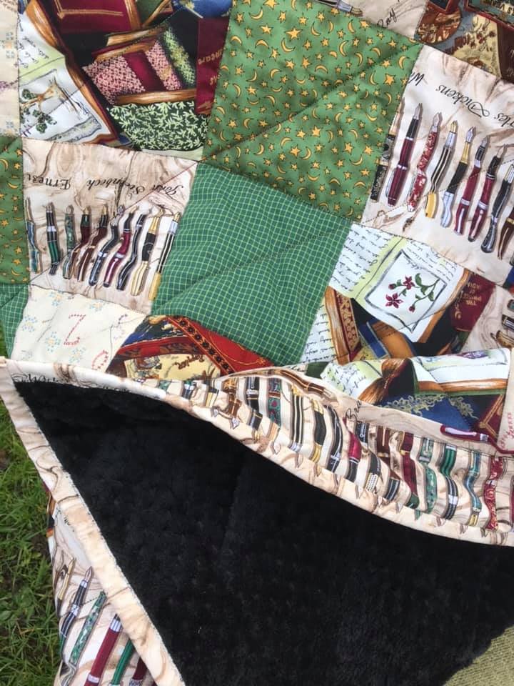 QuiltsforDreams's tweet photo. https://t.co/im7erDcj0E
#etsy #etsyhandmade #seller #quiltedthrow #books #pens
#booksandpens #fountainpens #green #reading #authors
#handmadeandbespoke #bespokehandmade #shopsmall https://t.co/UboB1sZg3T