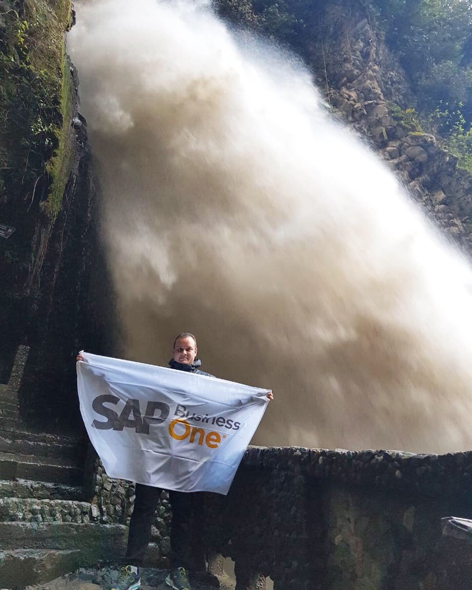 1_Solutions's tweet photo. Desde Ecuador 🇪🇨 alzando la bandera de @sapbusinessone ! El ERP #1 para las empresas en crecimiento ! #welovesapbusinessone #sapbusinessone #OneSolutionsEcaudor gracias @mario_valdizon 👏🏼👏🏼✌🏼 https://t.co/H72ZhguvFE