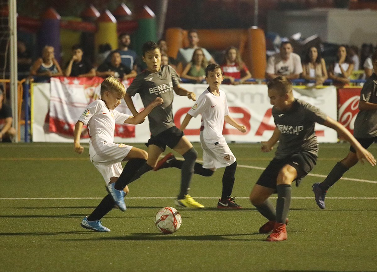 Cotif's tweet photo. 👋 ¡BUENOS DÍAS! Hoy se juegan las finales en la categoría #Benjamín y #Prebenjamín ¡SUERTE A TODOS LOS EQUIPOS DEL #COTIFPromesas @istobal_es! 🏆⚽

#COTIF2019 https://t.co/zQZMYMOch5