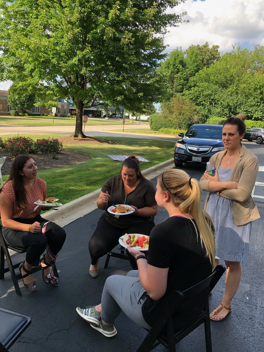 Athletico's tweet photo. Good food and good company at the  #AthleticTraining summer onboarding cookout! 🍔🌭 #AthleticoSigningWeek https://t.co/E0AJovYTG4