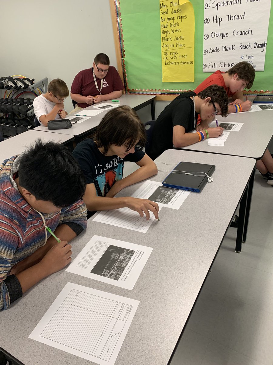 FitNikBake79's tweet photo. Say what?  Yep, learning about the history of Hip Hop to practice the Cornell Notes System in Lifetime Wellness. @CMA_PSCC_KCS @KcSavid https://t.co/u8qY21Hi6Z