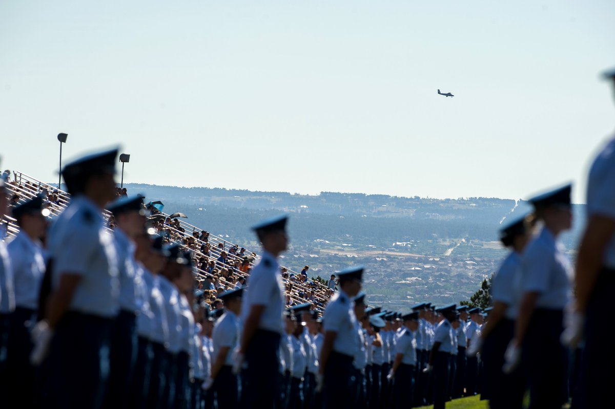 af_academy's tweet photo. Welcome to the Cadet Wing, '23! 🇺🇸

Today's Acceptance Day Parade marked the official end of Basic Cadet Training. The Class of 2023 received their fourth-class shoulder boards to recognize completing BCT and to signify their acceptance into the Cadet Wing! https://t.co/sHJphYel0h
