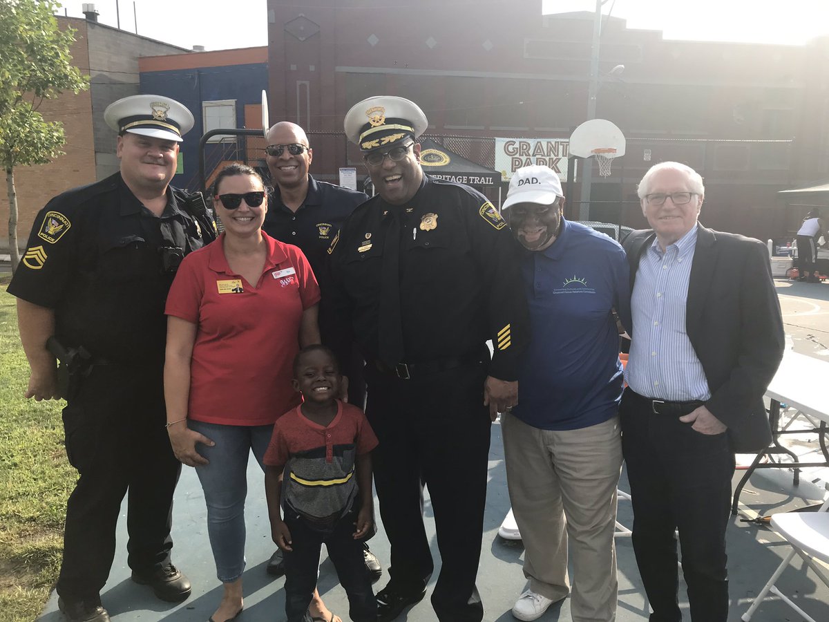 Cincinnati Police Department On Twitter Fun In The Sun At Grant Park In District 1 For Nationalnightout2019 Community Police Keepingcincysafe