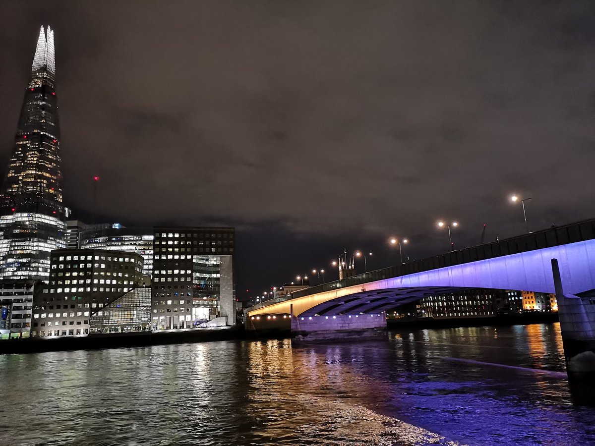 ashish_saiv's tweet photo. Thanks to Tina and Ian from @colguides for an informative tour this evening on the Illuminated River project. It was an inquisitive group and a diverse mix of Londoners and tourists as well! @illuminatedriv #myilluminatedriver https://t.co/FZHVZ33phx