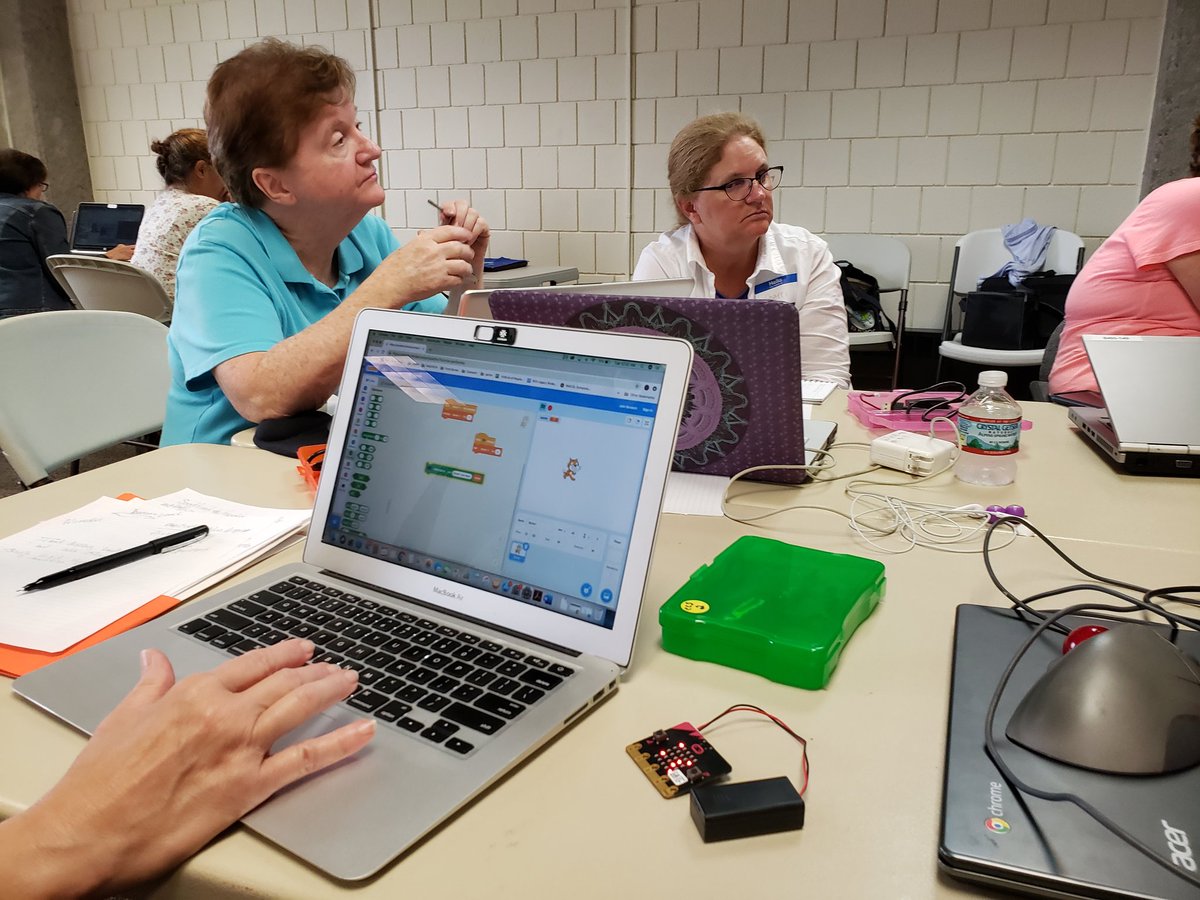 edavisiii's tweet photo. Great day @RIScratch learning about Micro:bit, Vector Animations and embroidery with Turtlestitch.  TY to @JaniceKowal and her team. #ccscratchri rocks! https://t.co/jZNhNJxIbf