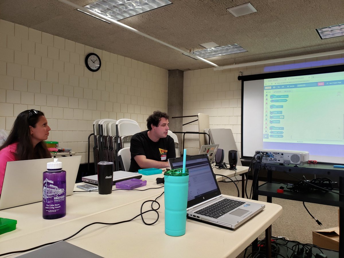 edavisiii's tweet photo. Great day @RIScratch learning about Micro:bit, Vector Animations and embroidery with Turtlestitch.  TY to @JaniceKowal and her team. #ccscratchri rocks! https://t.co/jZNhNJxIbf