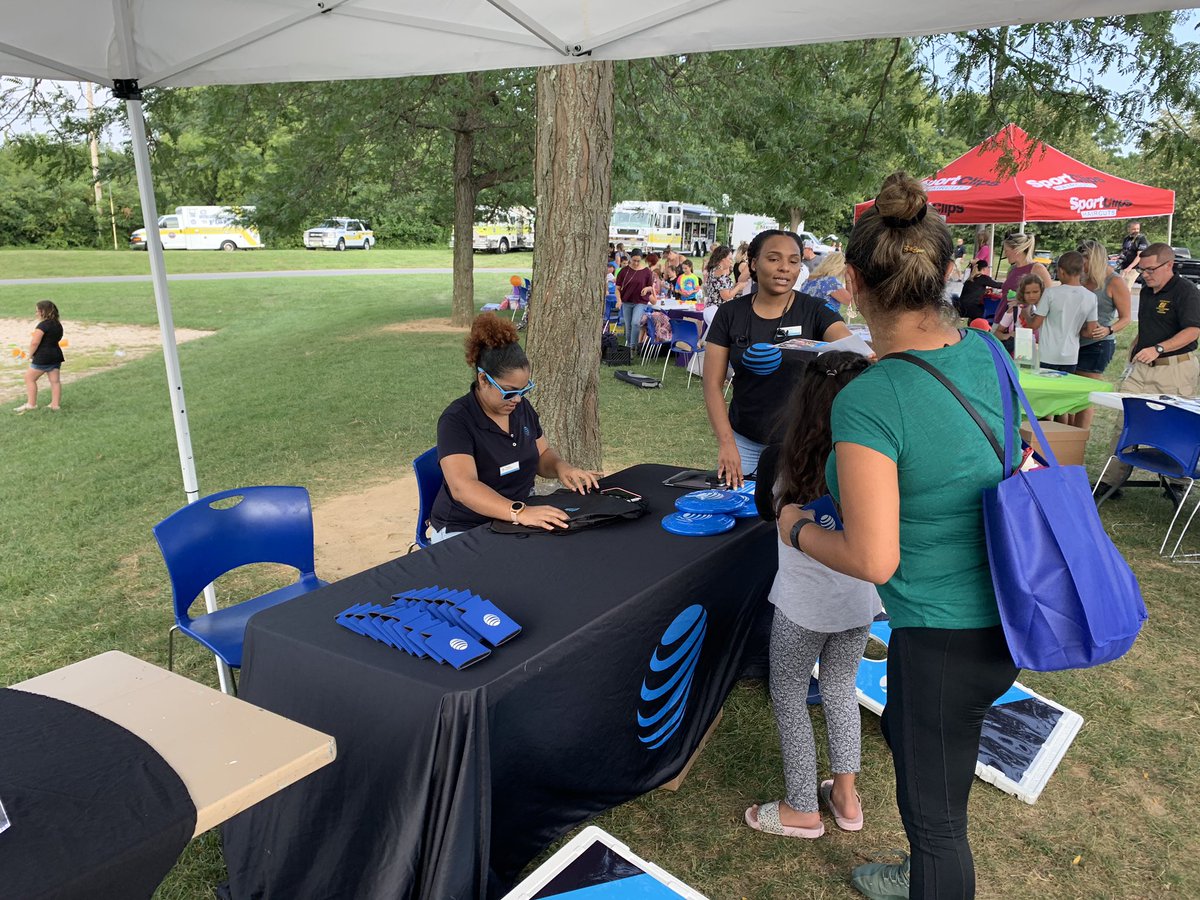 National Night Out 💪🏾💪🏾💪🏾<a href="/danbostelman/">danbostelman</a> <a href="/elthonmunoz/">Elthon Munoz</a> <a href="/JakeAraghi/">Jake Araghi</a> @ATTPortablesEVD @Trisha__Torres <a href="/judy_cavalieri/">Judy Cavalieri</a>