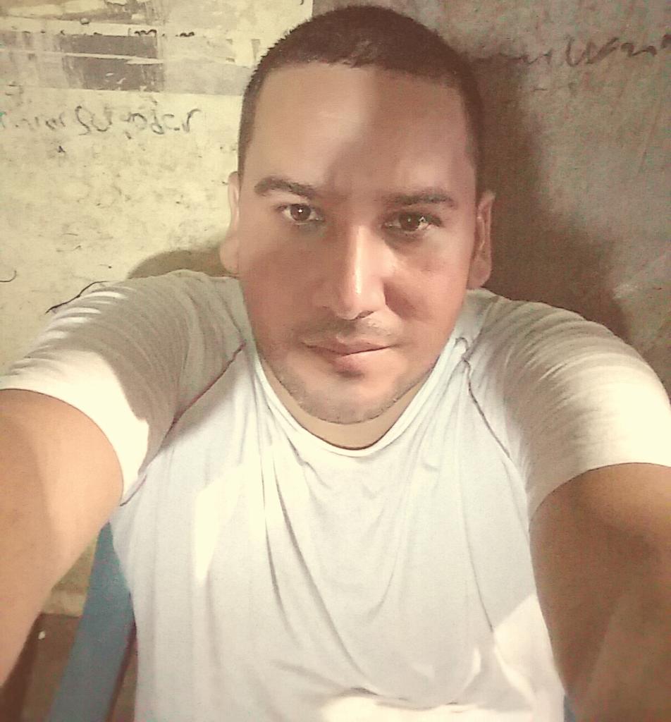 pichipapito's tweet photo. Agotado después de un largo ejercicio https://t.co/C0vcsfF5HB
