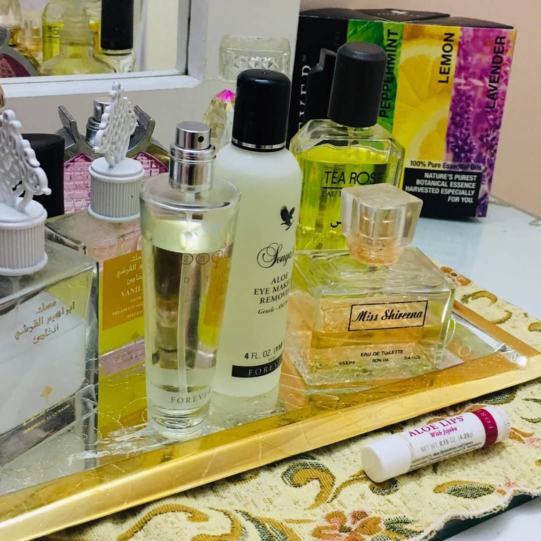 rahoof654's tweet photo. #طلاب_الثاني_عشر_يرتجفون
مزيل مكياج + مرطب شفايف + عطر نسائي من فوريفر ينحط على تسريحتك في احلى من كدا منظرررر  😍😍😍😍 https://t.co/UqNMffUPxP