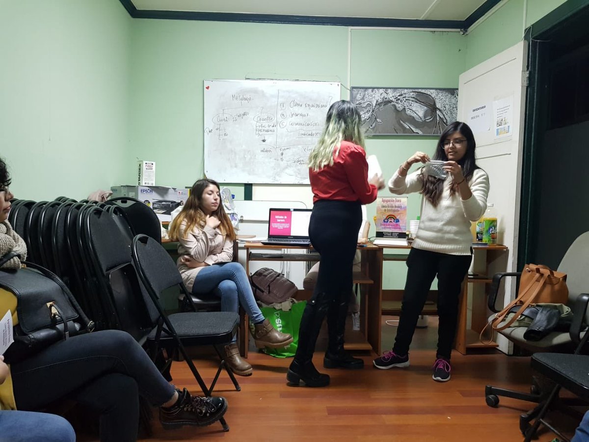 TransLibera's tweet photo. Taller con alumnas de psicología de la ucn sobre ITS y VIH, además temática trans y sensibilización #transexual #transgenero #trans #vih #comunidadtrans #transgender #educaciontrans https://t.co/pe60TkzDQT
