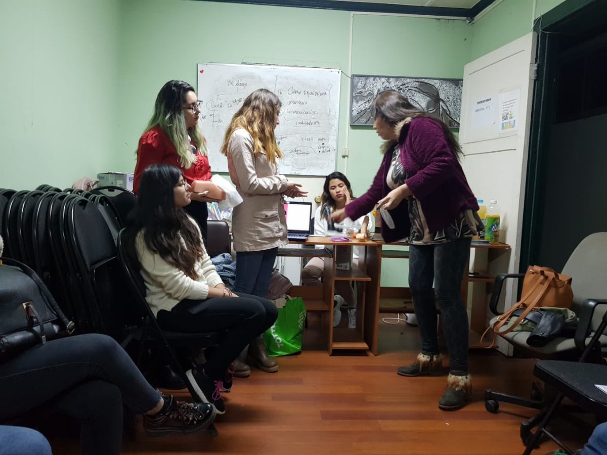 TransLibera's tweet photo. Taller con alumnas de psicología de la ucn sobre ITS y VIH, además temática trans y sensibilización #transexual #transgenero #trans #vih #comunidadtrans #transgender #educaciontrans https://t.co/pe60TkzDQT